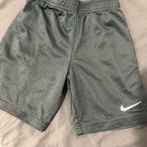 Boys 5-6 Nike grey shorts